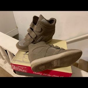 Skechers triple strap size 11 wedge sneakers